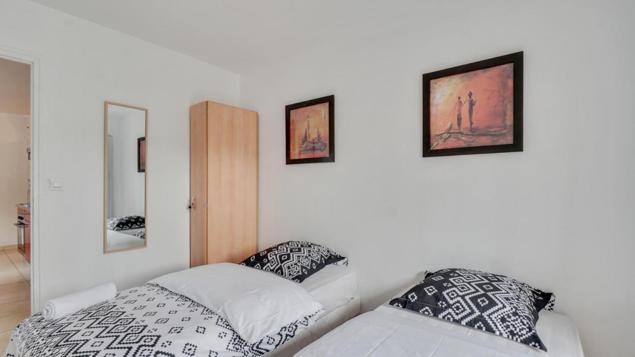 Chic Apart With Parking Near Paris Apartamento Aubervilliers Exterior foto